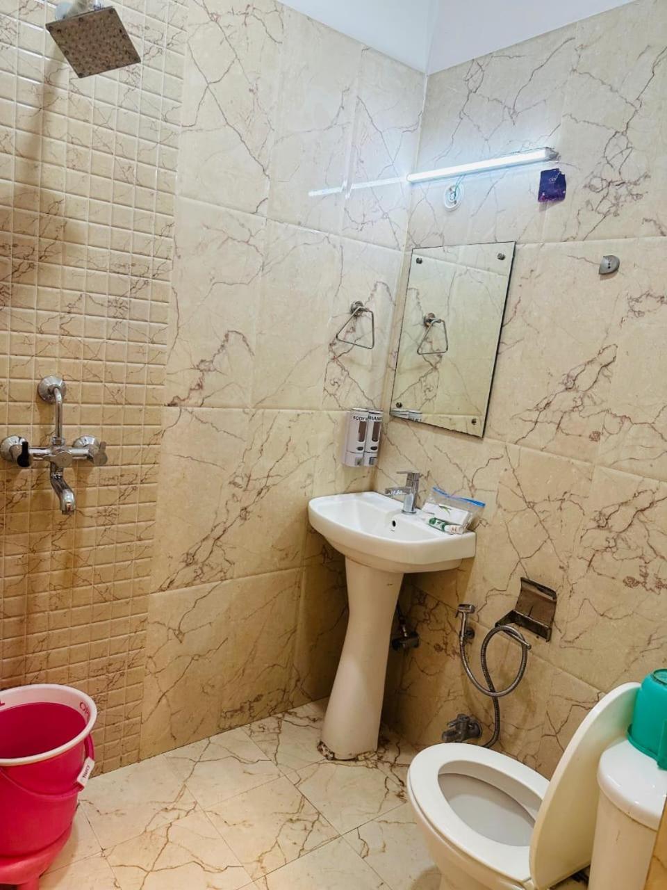 Hotel Deva Inn Βαρανάσι Εξωτερικό φωτογραφία