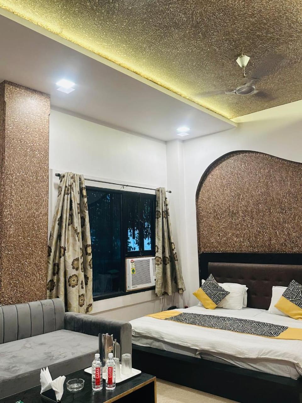 Hotel Deva Inn Βαρανάσι Εξωτερικό φωτογραφία