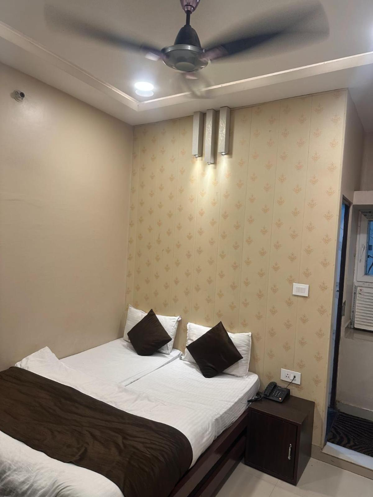 Hotel Deva Inn Βαρανάσι Εξωτερικό φωτογραφία