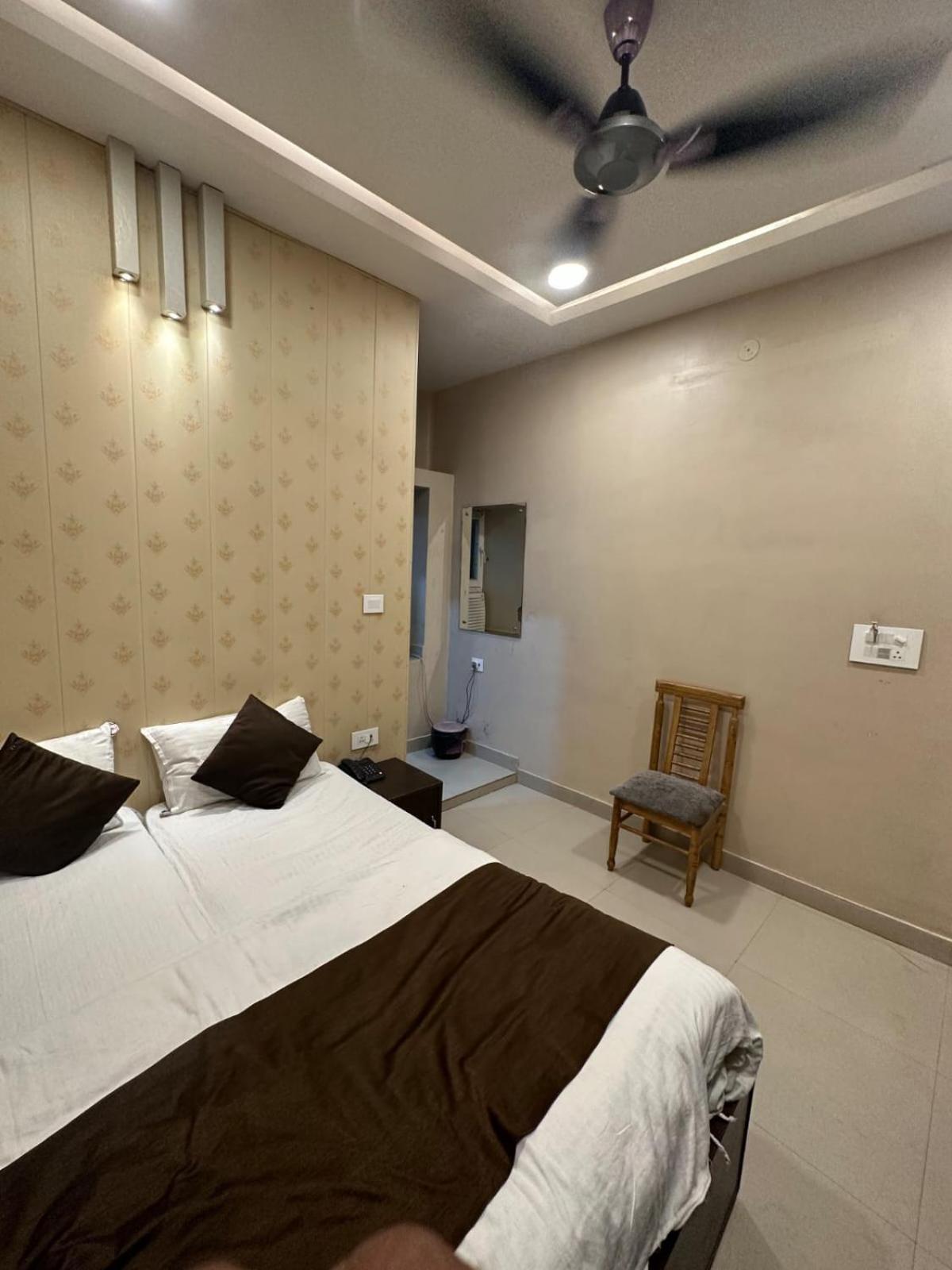 Hotel Deva Inn Βαρανάσι Εξωτερικό φωτογραφία
